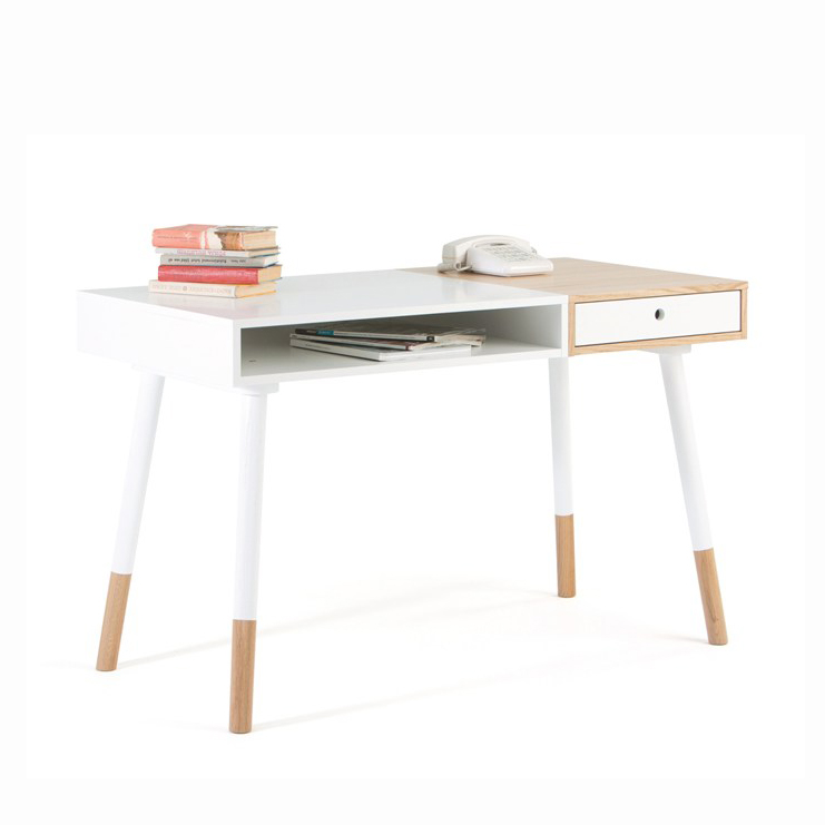 The Sonnenblick Desk is compact and uncomplicated with plenty of practical features. An elegant balance of Oak and white complete this desks simple style.
